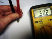 Рис.4.Транзистор закрыт: мультиметр показывает падение напряжения на внутреннем диоде - 502 мВ